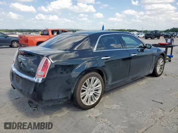 2011 Chrysler 300 C с VIN 2C3CA6CT4BH594422, выставлен на аукционе Copart как лот 61682705 с пробегом Не указан миль и Списание • Salvage title. История ставок и продаж доступна на DreamBid. Изображение 3.