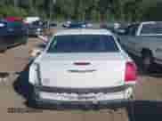 2016 Chrysler 300 Anniversary Edition z VIN 2C3CCARG2GH329318, wystawiony jako IAAI lot #43227896 z przebiegiem 109 565 mil mil oraz . Historia ofert i sprzedaży dostępna na DreamBid. Obrazek 17.