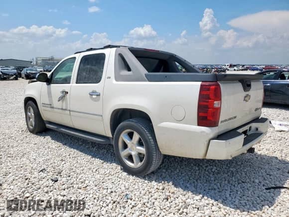 2011 Chevrolet Avalanche LTZ с VIN 3GNTKGE34BG104516, выставлен на аукционе Copart как лот 69026415 с пробегом 198 173 миль миль и Списание • Salvage title. История ставок и продаж доступна на DreamBid. Изображение 2.