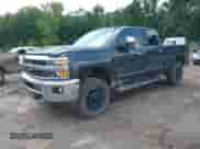 2017 Chevrolet Silverado 2500HD LTZ z VIN 1GC1KWEY0HF129767, wystawiony jako IAAI lot #42520339 z przebiegiem 179 498 mil mil oraz . Historia ofert i sprzedaży dostępna na DreamBid. Obrazek 2.
