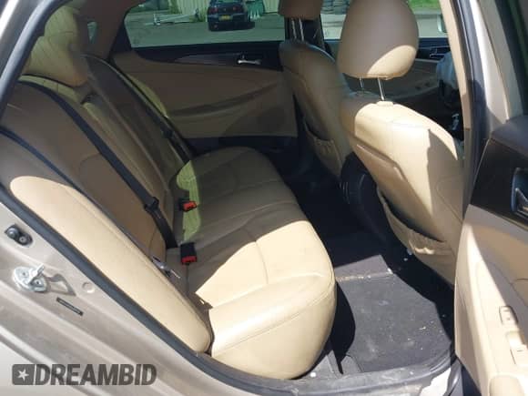 2012 Hyundai Sonata SE с VIN 5NPEC4AC8CH324754, выставлен на аукционе IAAI как лот 43207070 с пробегом 161 244 миль миль и . История ставок и продаж доступна на DreamBid. Изображение 8.