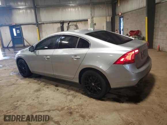 2012 Volvo S60 T6 с VIN YV1902FH9C2056019, выставлен на аукционе Copart как лот 83937575 с пробегом 98 476 миль миль и Списание • Salvage title. История ставок и продаж доступна на DreamBid. Изображение 2.
