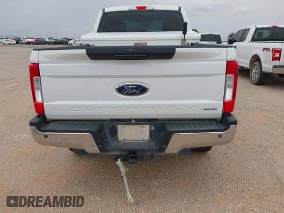 2019 Ford F-250 XL z VIN 1FT7X2B61KEC45063, wystawiony jako IAAI lot #43139776 z przebiegiem 134 983 mil mil oraz . Historia ofert i sprzedaży dostępna na DreamBid. Obrazek 16.