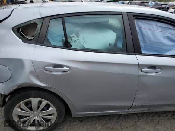 2018 Subaru Impreza с VIN 4S3GTAA67J3742197, выставлен на аукционе Copart как лот 69101195 с пробегом Не указан миль и Списание • Salvage title. История ставок и продаж доступна на DreamBid. Изображение 10.