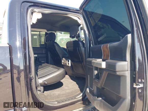 2020 Ford F-150 XL z VIN 1FTEW1E43LKF46211, wystawiony jako IAAI lot #43146730 z przebiegiem 113 762 mil mil oraz . Historia ofert i sprzedaży dostępna na DreamBid. Obrazek 8.