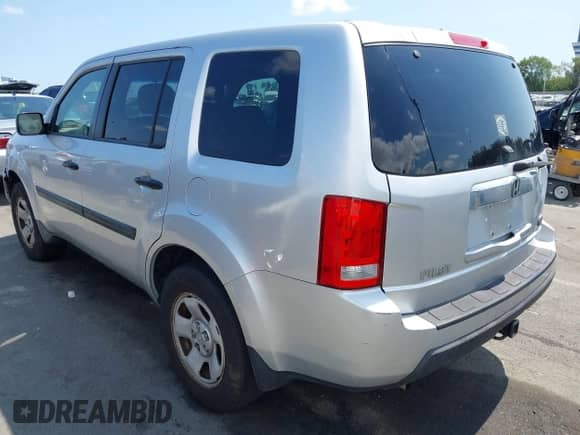 2009 Honda Pilot LX with VIN 5FNYF38219B025285, listed as a IAAI auction lot 43193641 with 120,873 mi miles and . Bid and sale history available at DreamBid. Image 3.