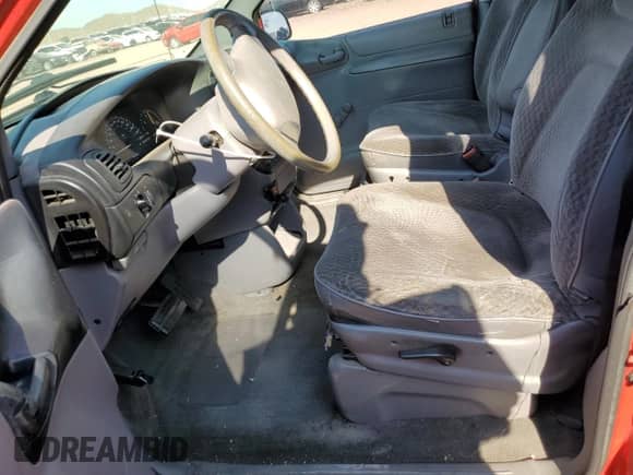 2000 Dodge Caravan with VIN 2B4FP25BXYR887004, listed as a Copart auction lot 70891414 with 230,535 mi miles and Salvage title. Bid and sale history available at DreamBid. Image 7.