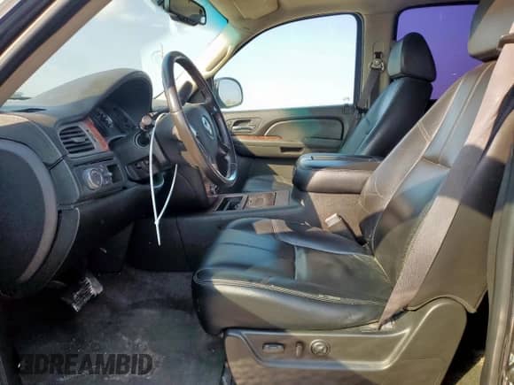 2008 Chevrolet Tahoe 3LT z VIN 1GNFC130X8R163062, wystawiony jako Copart lot #71810535 z przebiegiem 112 388 mil mil oraz Szkoda całkowita • Salvage title. Historia ofert i sprzedaży dostępna na DreamBid. Obrazek 7.