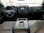 2018 GMC Sierra 1500 z VIN 1GTR1LEC1JZ345348, wystawiony jako Copart lot #70581515 z przebiegiem 139 184 mil mil oraz Szkoda całkowita • Salvage title. Historia ofert i sprzedaży dostępna na DreamBid. Obrazek 8.