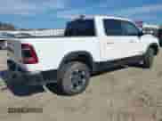 2020 Ram 1500 Rebel z VIN 1C6SRFLT7LN195486, wystawiony jako IAAI lot #43499888 z przebiegiem 161 678 mil mil oraz . Historia ofert i sprzedaży dostępna na DreamBid. Obrazek 4.