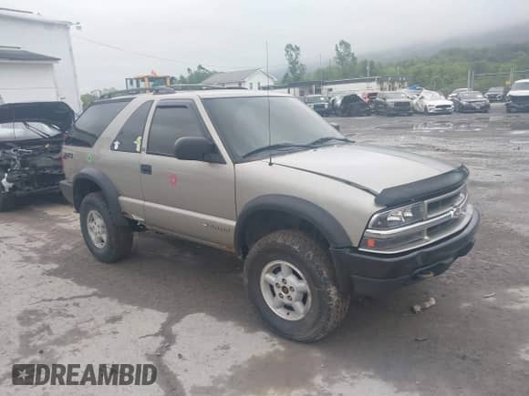 2000 Chevrolet Blazer LS с VIN 1GNCT18W7YK161195, выставлен на аукционе IAAI как лот 42329599 с пробегом 122 834 миль миль и . История ставок и продаж доступна на DreamBid. Изображение 1.