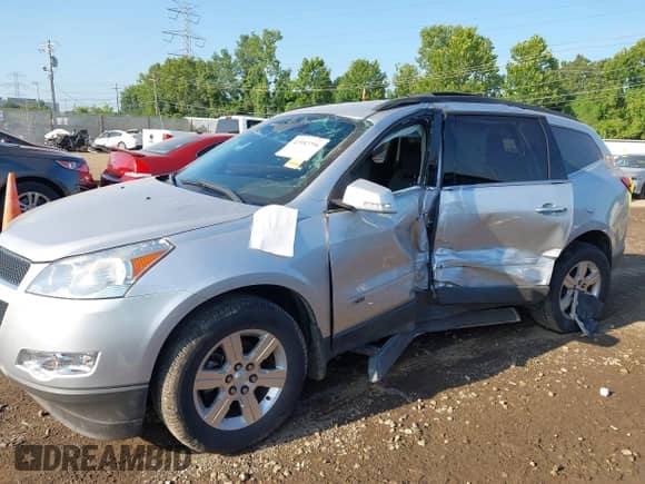 2010 Chevrolet Traverse 1LT с VIN 1GNLRFED9AS141079, выставлен на аукционе IAAI как лот 42952796 с пробегом 132 796 миль миль и . История ставок и продаж доступна на DreamBid. Изображение 6.