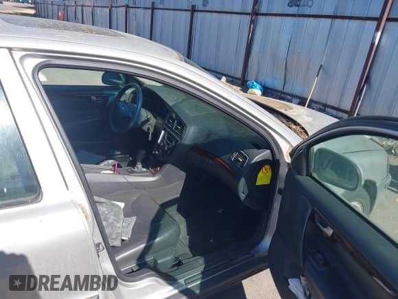 2002 Volvo S60 с VIN YV1RH58DX22138019, выставлен на аукционе IAAI как лот 43306351 с пробегом 314 852 миль миль и . История ставок и продаж доступна на DreamBid. Изображение 5.