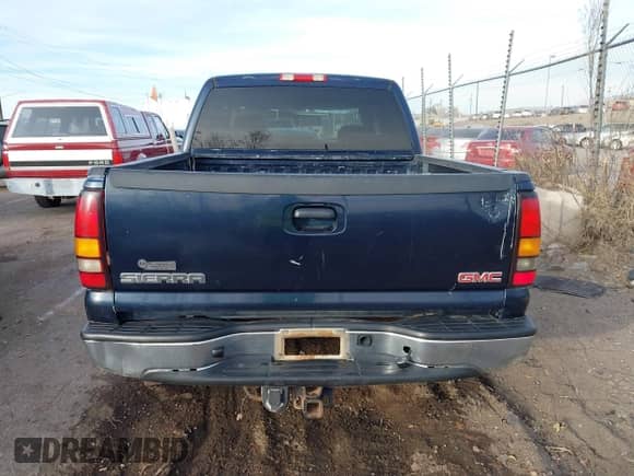 2005 GMC Sierra 1500 SLE with VIN 2GTEK13T651211968, listed as a IAAI auction lot 41049283 with 358,859 mi miles and . Bid and sale history available at DreamBid. Image 17.