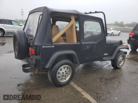 1988 Jeep Wrangler with VIN 2BCHV81S3JB538082, listed as a Copart auction lot 59525135 with 273,964 mi miles and Clean title. Bid and sale history available at DreamBid. Image 3.