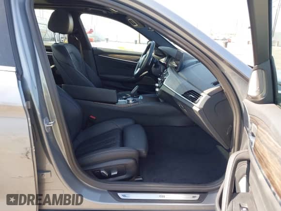 2023 BMW 5 Series 530e с VIN WBA13AG00PCM10164, выставлен на аукционе IAAI как лот 42406603 с пробегом 26 770 миль миль и . История ставок и продаж доступна на DreamBid. Изображение 5.