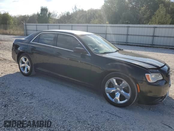 2014 Chrysler 300 с VIN 2C3CCAAG2EH124347, выставлен на аукционе Copart как лот 86888135 с пробегом 156 068 миль миль и Чистый • Clean title. История ставок и продаж доступна на DreamBid. Изображение 4.