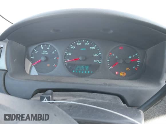 2009 Chevrolet Impala Police Police z VIN 2G1WS57M391319753, wystawiony jako IAAI lot #41801351 z przebiegiem 201 321 mil mil oraz . Historia ofert i sprzedaży dostępna na DreamBid. Obrazek 7.