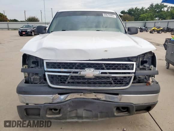 2006 Chevrolet Silverado 1500 Work Truck with VIN 1GCEC19V76Z218961, listed as a Copart auction lot 69675965 with 299,768 mi miles and Salvage title. Bid and sale history available at DreamBid. Image 5.