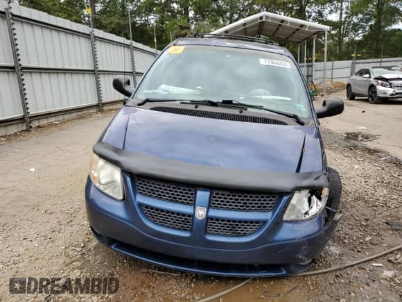2001 Dodge Caravan ES with VIN 2B4GP54L81R411422, listed as a Copart auction lot 71964204 with 329,372 mi miles and Salvage title. Bid and sale history available at DreamBid. Image 5.