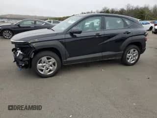 2024 Hyundai Kona Essential с VIN KM8HACAB1RU075857, выставлен на аукционе Copart как лот 71673814 с пробегом 8 251 миль миль и Списание • Salvage title. История ставок и продаж доступна на DreamBid. Изображение 1.