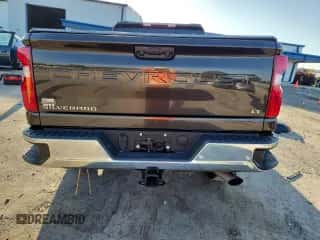 2021 Chevrolet Silverado 2500HD LT с VIN 1GC5YNE79MF260708, выставлен на аукционе Copart как лот 84281425 с пробегом 81 466 миль миль и На запчасти • Non repairable. История ставок и продаж доступна на DreamBid. Изображение 6.
