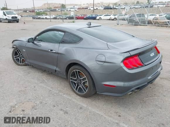2022 Ford Mustang GT with VIN 1FA6P8CF8N5145646, listed as a IAAI auction lot 42600565 with 28,585 mi miles and . Bid and sale history available at DreamBid. Image 3.