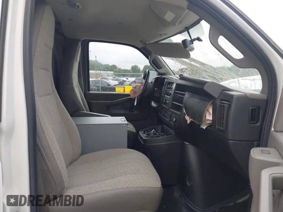 2022 Chevrolet Express Cargo with VIN 1GCWGAFP2N1258506, listed as a IAAI auction lot 43262368 with Not provided miles and . Bid and sale history available at DreamBid. Image 5.