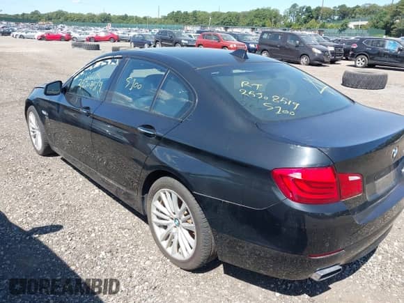 2012 BMW 5 Series 550i xDrive с VIN WBAFU9C53CC787729, выставлен на аукционе IAAI как лот 43090231 с пробегом Не указан миль и . История ставок и продаж доступна на DreamBid. Изображение 3.