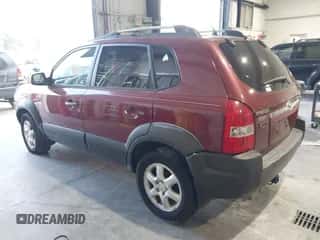 2005 Hyundai Tucson GLS with VIN KM8JN12DX5U086196, listed as a IAAI auction lot 43315845 with 120,183 mi miles and . Bid and sale history available at DreamBid. Image 3.