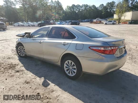2015 Toyota Camry LE z VIN 4T4BF1FKXFR503561, wystawiony jako Copart lot #84808195 z przebiegiem 77 347 mil mil oraz Szkoda całkowita • Salvage title. Historia ofert i sprzedaży dostępna na DreamBid. Obrazek 2.