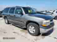 2001 Chevrolet Suburban LS с VIN 3GNEC16T71G284722, выставлен на аукционе Copart как лот 57615975 с пробегом 324 156 миль миль и Чистый • Clean title. История ставок и продаж доступна на DreamBid. Изображение 4.