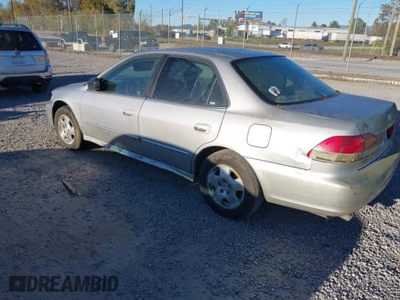 2002 Honda Accord EX with VIN 1HGCG16582A078395, listed as a IAAI auction lot 43424903 with 354,256 mi miles and . Bid and sale history available at DreamBid. Image 3.