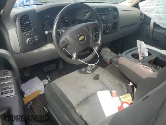 2012 Chevrolet Silverado 1500 LS z VIN 1GCRCREA5CZ251228, wystawiony jako Copart lot #64784515 z przebiegiem 236 651 mil mil oraz Szkoda całkowita • Salvage title. Historia ofert i sprzedaży dostępna na DreamBid. Obrazek 8.