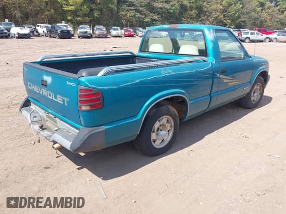 1994 Chevrolet S-10 с VIN 1GCCS14Z1R8145424, выставлен на аукционе IAAI как лот 43271271 с пробегом 170 433 миль миль и . История ставок и продаж доступна на DreamBid. Изображение 4.