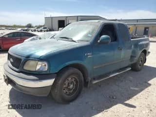 2000 Ford F-150 XL z VIN 1FTRX07L3YKA52645, wystawiony jako Copart lot #49434425 z przebiegiem 197 713 mil mil oraz Szkoda całkowita • Salvage title. Historia ofert i sprzedaży dostępna na DreamBid. Obrazek 1.