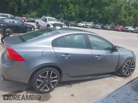 2018 Volvo S60 Dynamic с VIN YV140MTL4J2460924, выставлен на аукционе IAAI как лот 42475146 с пробегом 105 914 миль миль и . История ставок и продаж доступна на DreamBid. Изображение 13.