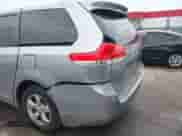 2011 Toyota Sienna с VIN 5TDKA3DC8BS002459, выставлен на аукционе IAAI как лот 41900138 с пробегом 213 466 миль миль и . История ставок и продаж доступна на DreamBid. Изображение 6.