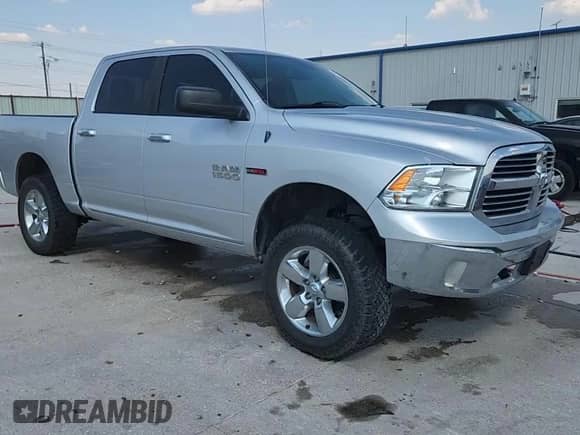 2015 Ram 1500 Lone Star z VIN 1C6RR7LM7FS707489, wystawiony jako Copart lot #80517005 z przebiegiem 161 671 mil mil oraz Szkoda całkowita • Salvage title. Historia ofert i sprzedaży dostępna na DreamBid. Obrazek 13.