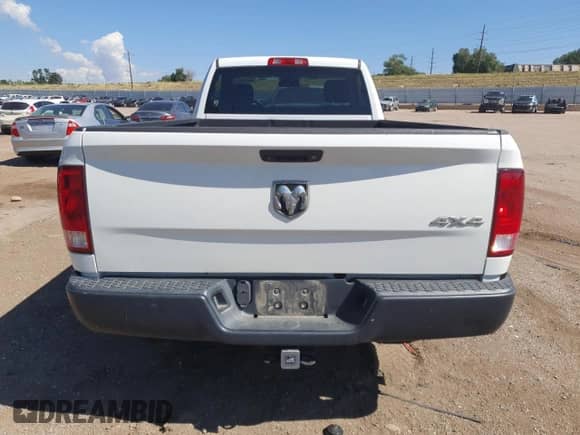 2019 Ram 1500 Tradesman z VIN 3C6JR7DT2KG555237, wystawiony jako Copart lot #68468455 z przebiegiem 143 131 mil mil oraz Szkoda całkowita • Salvage title. Historia ofert i sprzedaży dostępna na DreamBid. Obrazek 6.