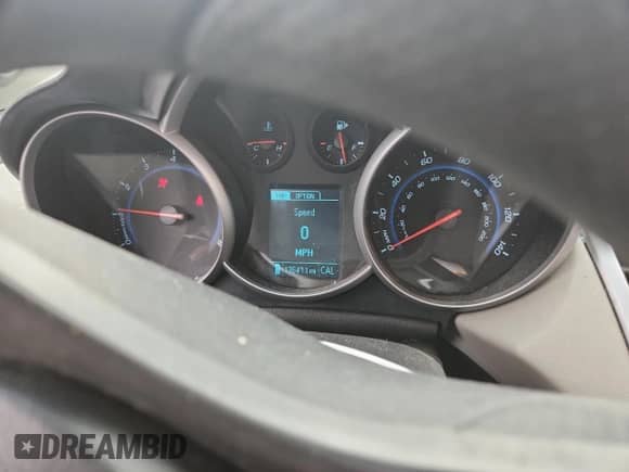 2014 Chevrolet Cruze LS с VIN 1G1PB5SH1E7279250, выставлен на аукционе Copart как лот 68372345 с пробегом 136 411 миль миль и Списание • Salvage title. История ставок и продаж доступна на DreamBid. Изображение 9.
