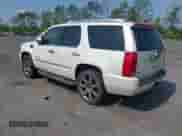 2009 Cadillac Escalade с VIN 1GYFK23249R284846, выставлен на аукционе IAAI как лот 42184659 с пробегом Не указан миль и . История ставок и продаж доступна на DreamBid. Изображение 3.