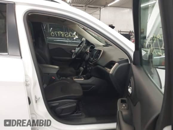 2016 Jeep Cherokee Latitude с VIN 1C4PJMCS8GW199290, выставлен на аукционе IAAI как лот 42258970 с пробегом 184 698 миль миль и . История ставок и продаж доступна на DreamBid. Изображение 5.