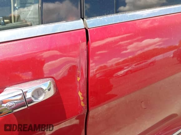 2011 Jeep Grand Cherokee Overland z VIN 1J4RR6GT5BC517175, wystawiony jako IAAI lot #42400415 z przebiegiem 197 019 mil mil oraz . Historia ofert i sprzedaży dostępna na DreamBid. Obrazek 6.