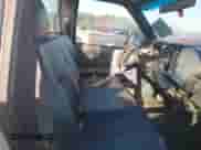 1995 Chevrolet Silverado 2500 с VIN 1GCFC24KXSZ235027, выставлен на аукционе IAAI как лот 41618945 с пробегом 263 798 миль миль и . История ставок и продаж доступна на DreamBid. Изображение 5.