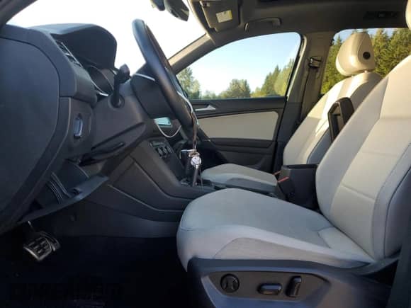 2020 Volkswagen Tiguan SE с VIN 3VV2B7AX4LM174048, выставлен на аукционе Copart как лот 84772675 с пробегом 50 376 миль миль и Списание • Salvage title. История ставок и продаж доступна на DreamBid. Изображение 7.