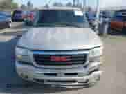2005 GMC Sierra 1500 SLE z VIN 2GTEC13T451170723, wystawiony jako IAAI lot #43116884 z przebiegiem 222 286 mil mil oraz . Historia ofert i sprzedaży dostępna na DreamBid. Obrazek 13.