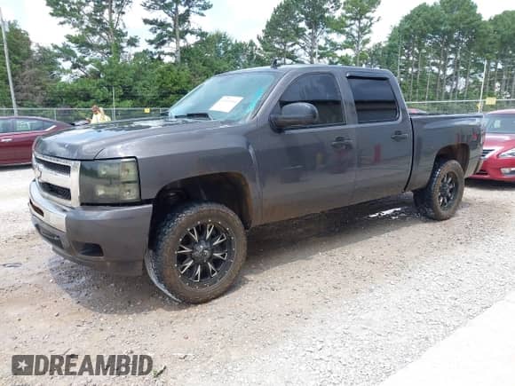 2011 Chevrolet Silverado 1500 LT z VIN 3GCPKSEA5BG216494, wystawiony jako IAAI lot #42683144 z przebiegiem 261 539 mil mil oraz . Historia ofert i sprzedaży dostępna na DreamBid. Obrazek 17.