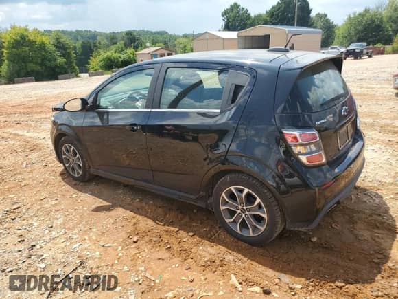 2019 Chevrolet Sonic LT z VIN 1G1JD6SB4K4110001, wystawiony jako Copart lot #66013155 z przebiegiem 58 401 mil mil oraz Szkoda całkowita • Salvage title. Historia ofert i sprzedaży dostępna na DreamBid. Obrazek 2.