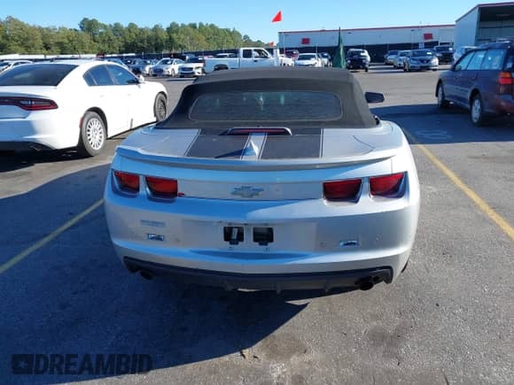 2013 Chevrolet Camaro LT с VIN 2G1FB3D33D9109843, выставлен на аукционе IAAI как лот 43509589 с пробегом 111 578 миль миль и . История ставок и продаж доступна на DreamBid. Изображение 16.